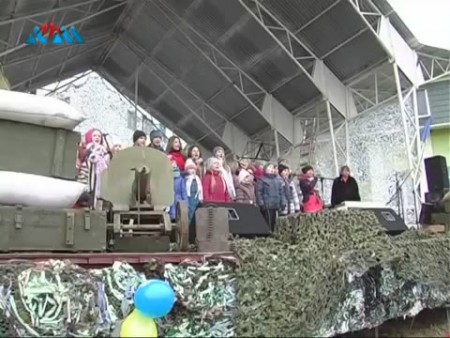 Виступ зразкової студії Лодомир на благодійній акції-ярмарку.